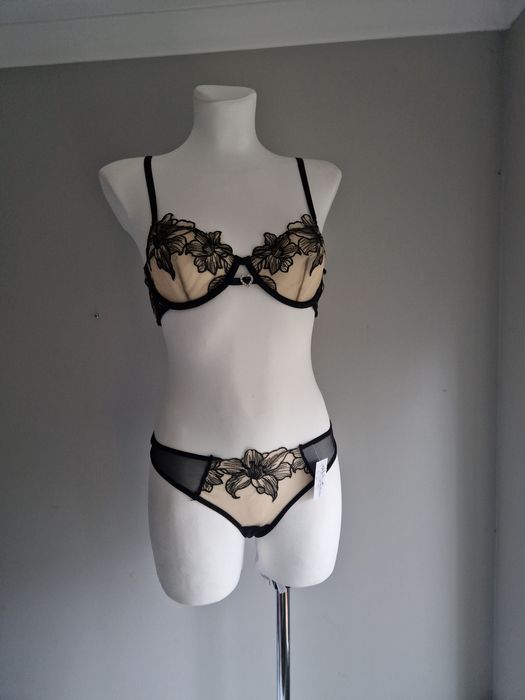 Seksowny czarny komplet bielizny w lilie M