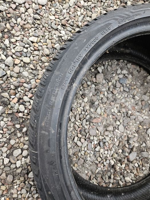 2x 235/35 19 6mm vredestein