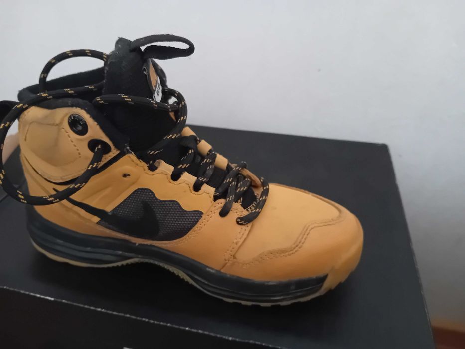 Buty zimowe chłopięce Nike H2O Repel r. 30