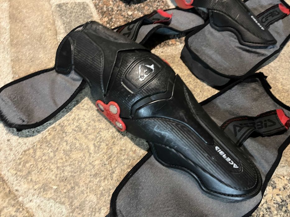 joelheiras semi-ortopédicas Acerbis X-Strong