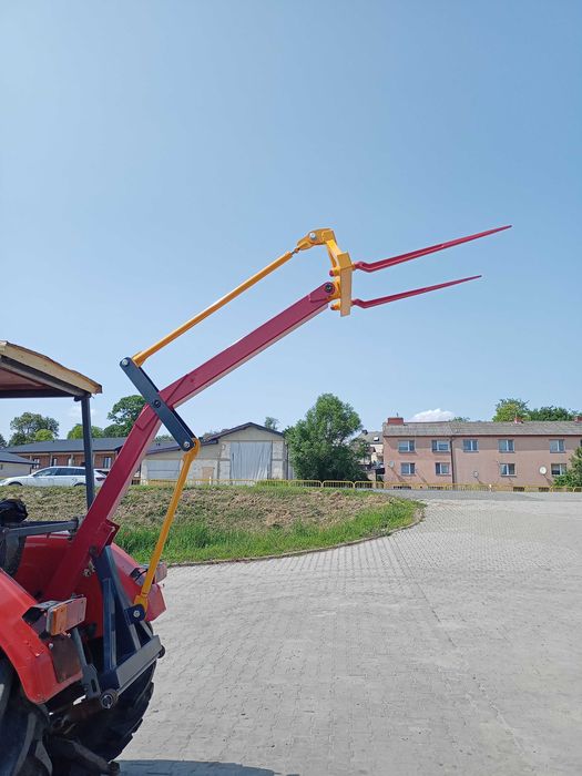 Ładowacz do bel na tył samopoziomujący z płynną mechaniczną regulacją Rolmapol