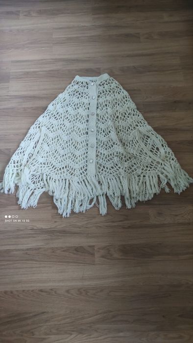 Kremowe ażurowe poncho peleryna boho etno folk onesize
