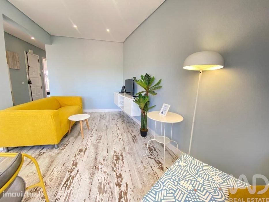 Apartamento T2 em São Sebastião