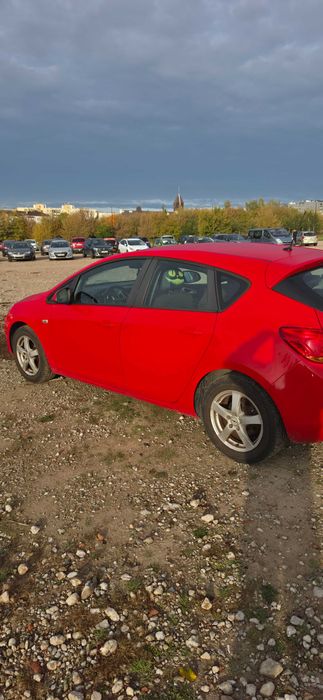 Opel Astra J 2010 1,6 115k  LPG