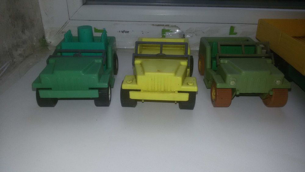 Игрушки СССР танки,машинки,гараж одним лотом