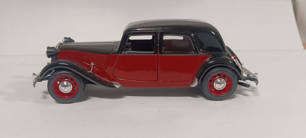 Citroen 15cv escala 1/24