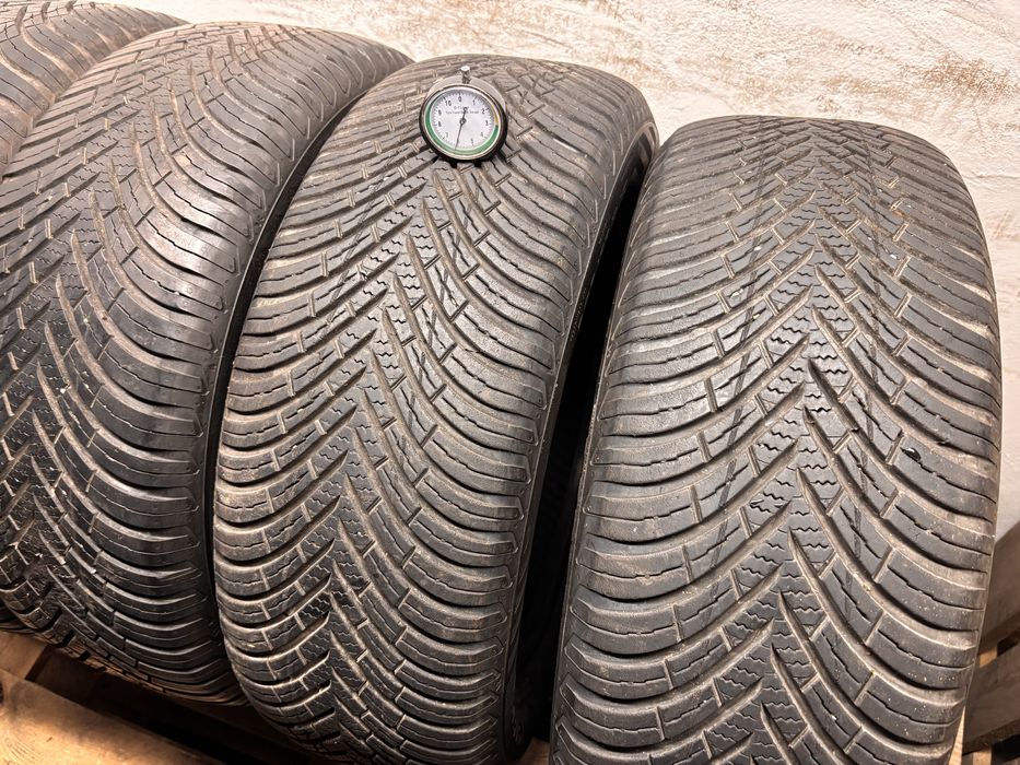 205/55/16 Vredestein 6,5 mm 2021r Para Komplet Opony wielosezonowe