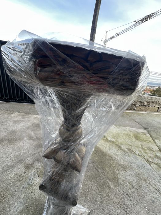 Coluna em madeira trabalhada em execelente estado de conservacao