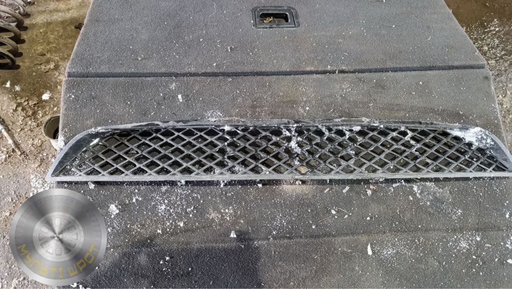 Решетка переднего бампера Mercedes Sprinter W906 (2006–2018)