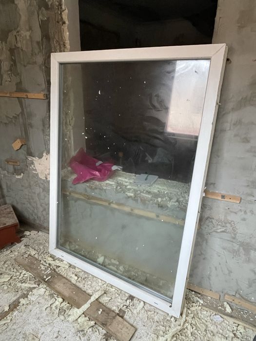 Продам металопластикові вікна та двері Б/У