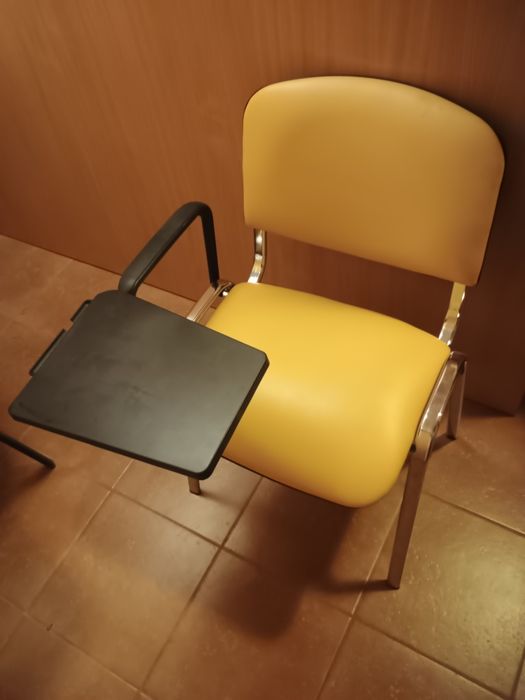 Krzesła konferencyjne ISO ze stolikiem 5 sztuk