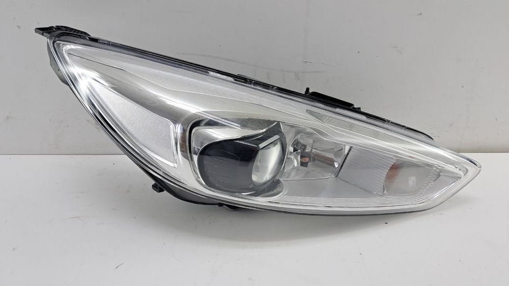 Фара правая Ford Focus 2015-2018 F1EB13D154AC