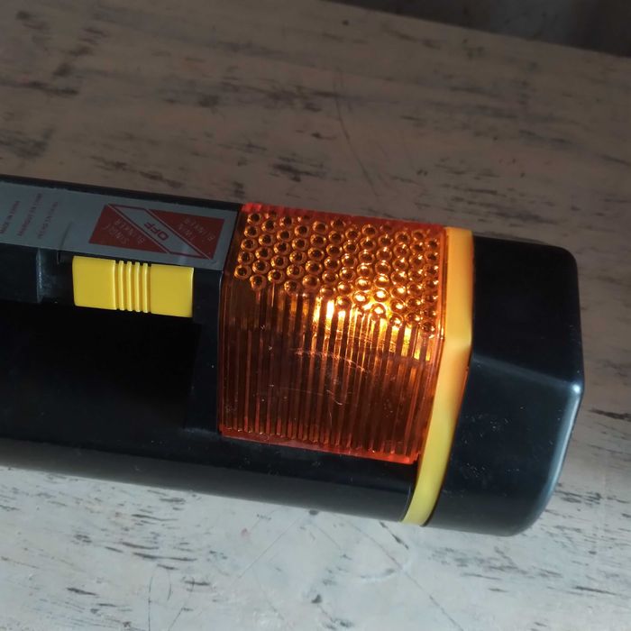 Ліхтарик автомобільний 12V