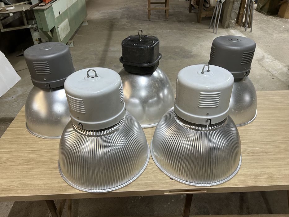 Campânulas industriais com lâmpada