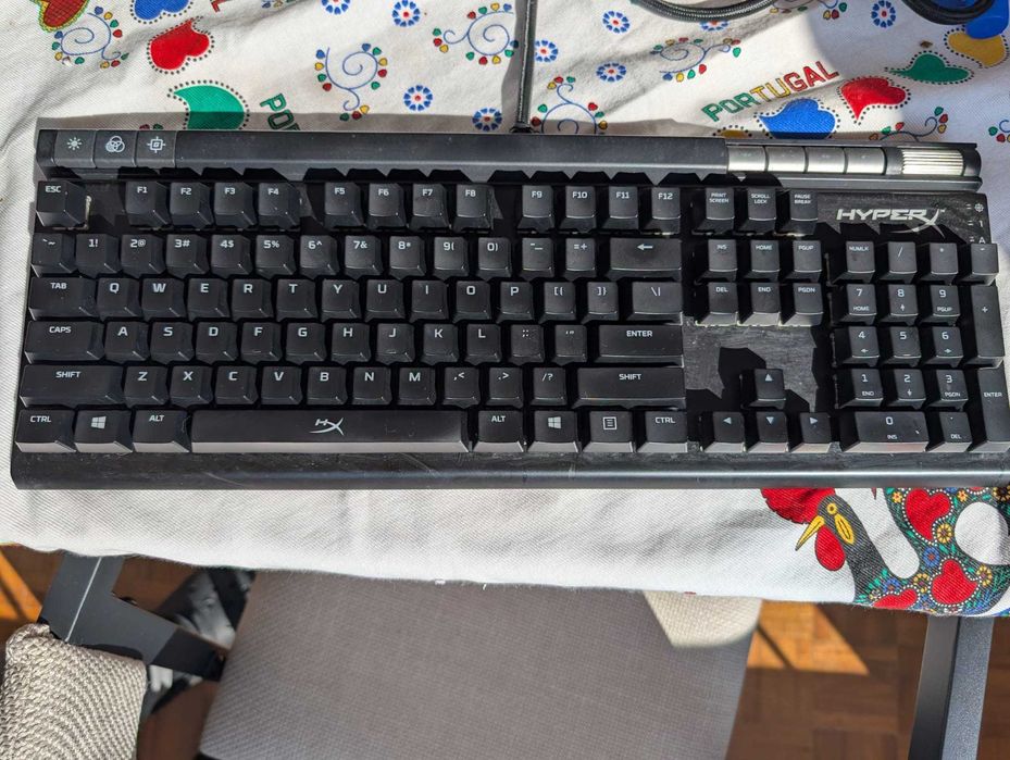 Teclado Mecanico HyperX Alloy Elite RGB US Red Switches