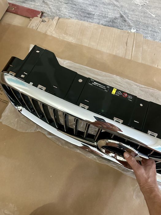 Решітка volvo xc60 2021 рік стан нової