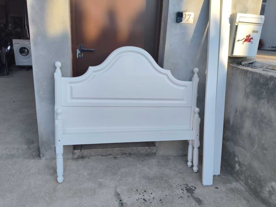 Cama branca bom estado