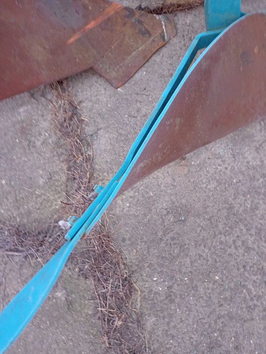 Плуг двокорпусний Fiskars такий як lemken,kverneland,overum