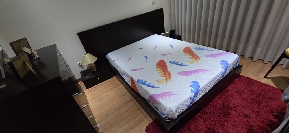 Quarto completo madeira escura