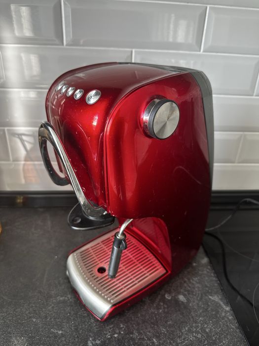 Капсульна кавоварка TCM Tchibo Cafissimo Classic Noble Red