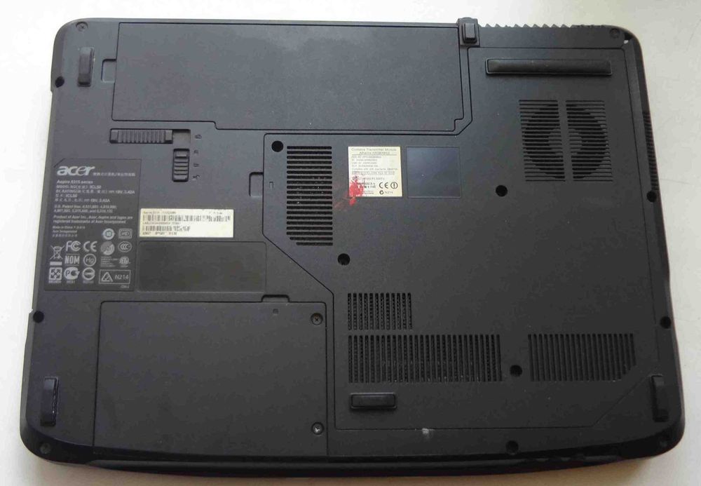 Ноутбук Acer AR5BXB63, включается