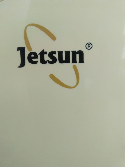 Climatizador como novo com comando à distância.