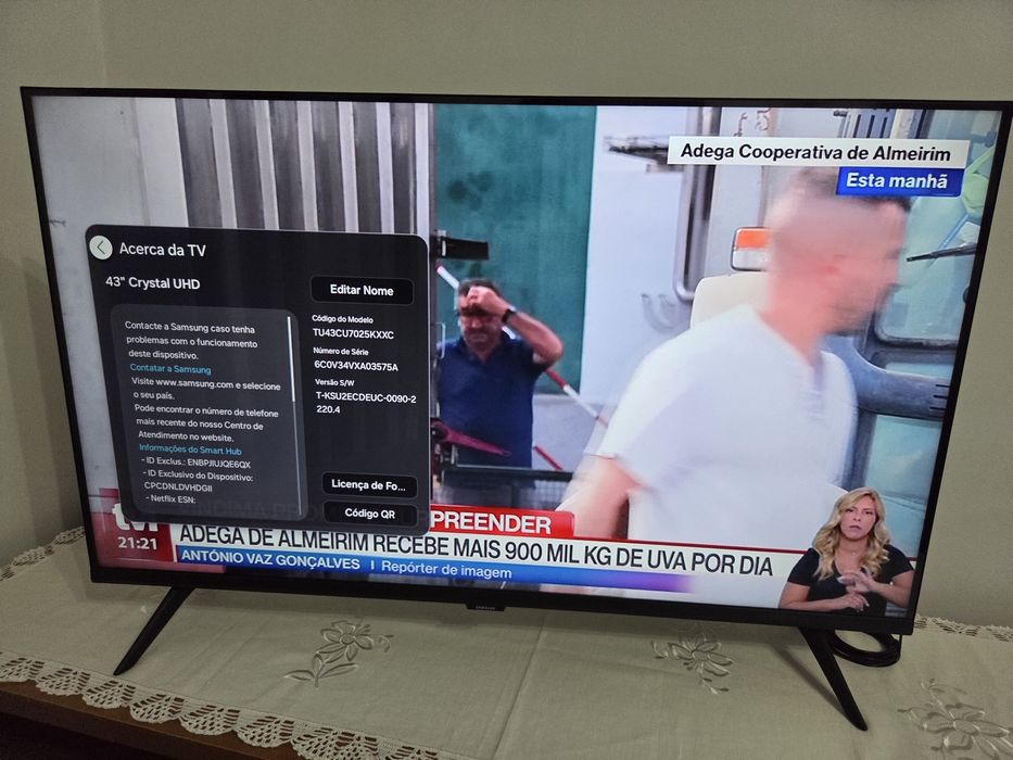 Smart 43" 108cm Crystal UHD Samsung