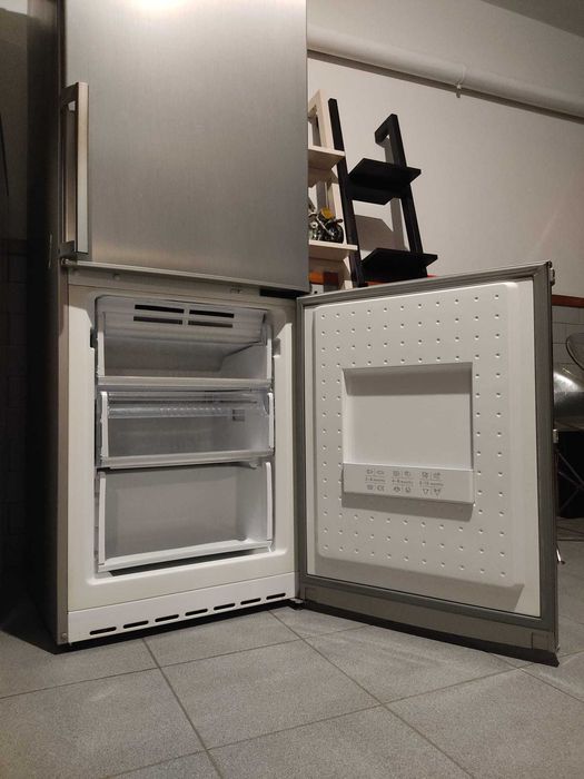 Frigorífico Combinado Bosch No Frost Inox (2m) – Como Novo