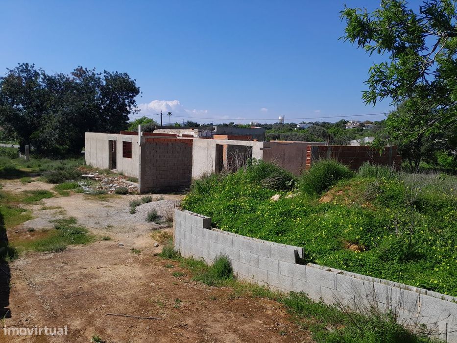 Terreno C/ Casa em construção Pechão