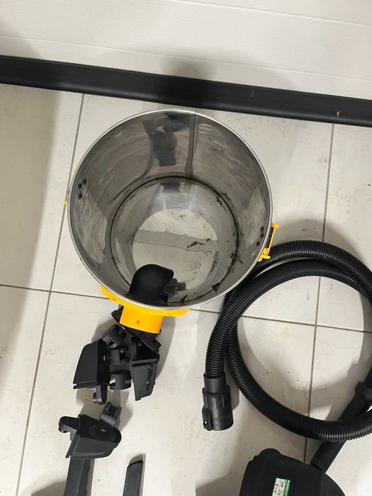 Odkurzacz przemysłowy Titan TTB775VAC 1400W 20L