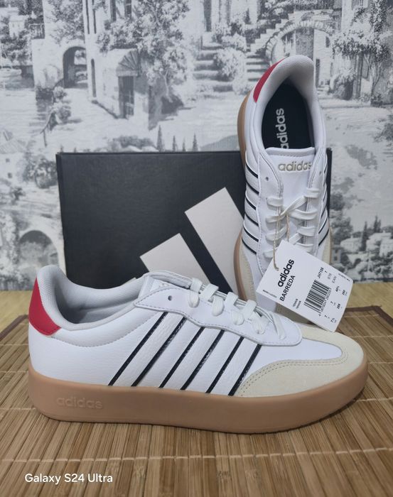 Оригінальні BARREDA від Adidas.