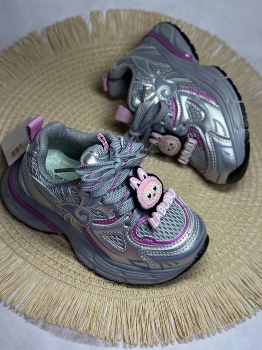 Нові Трендові кросівки для дівчинки з LABUBU