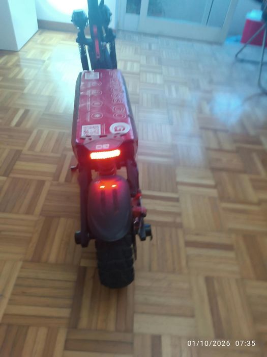 Tratonete scooter E-Cross GO