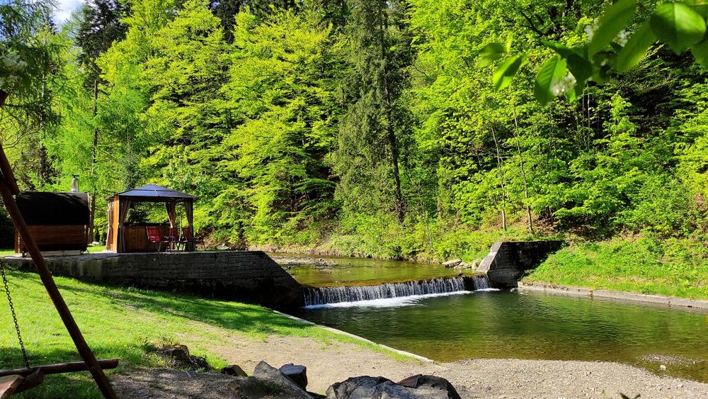 Domek nad rzeką ogrodzony balia Sauna kominek noclegi Brenna, Ustroń