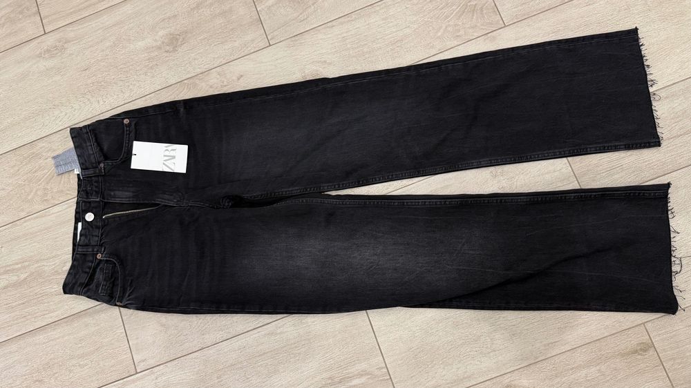 Джинси wide leg від Zara