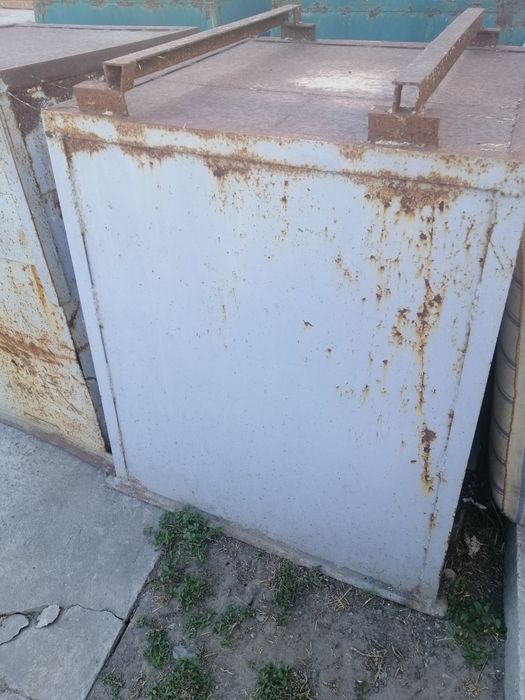 Продам мусорные контейнеры