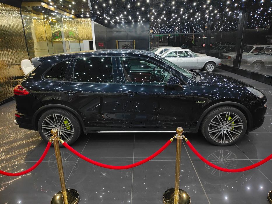 Porsche Cayenne S E-Hybrid Platinum Edition