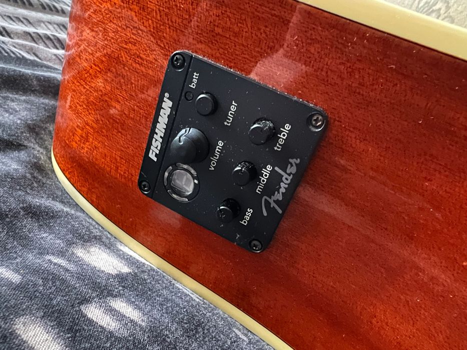 Електроакустична гітара Fender T-Bucket 300CE Першокласна топова серія