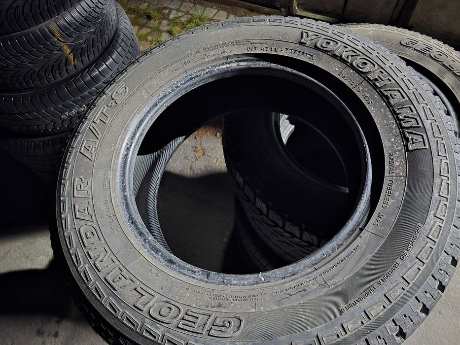 215/70R16 Yokohama Geolandar A/T-S