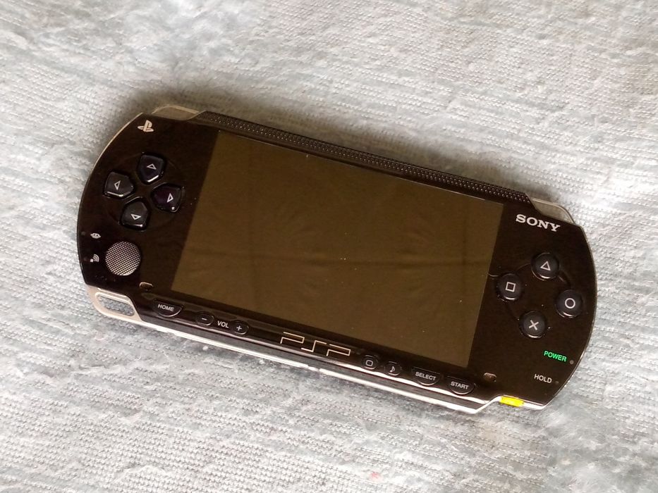 Игровая приставка Sony PlayStation PSP, в идеальном состоянии