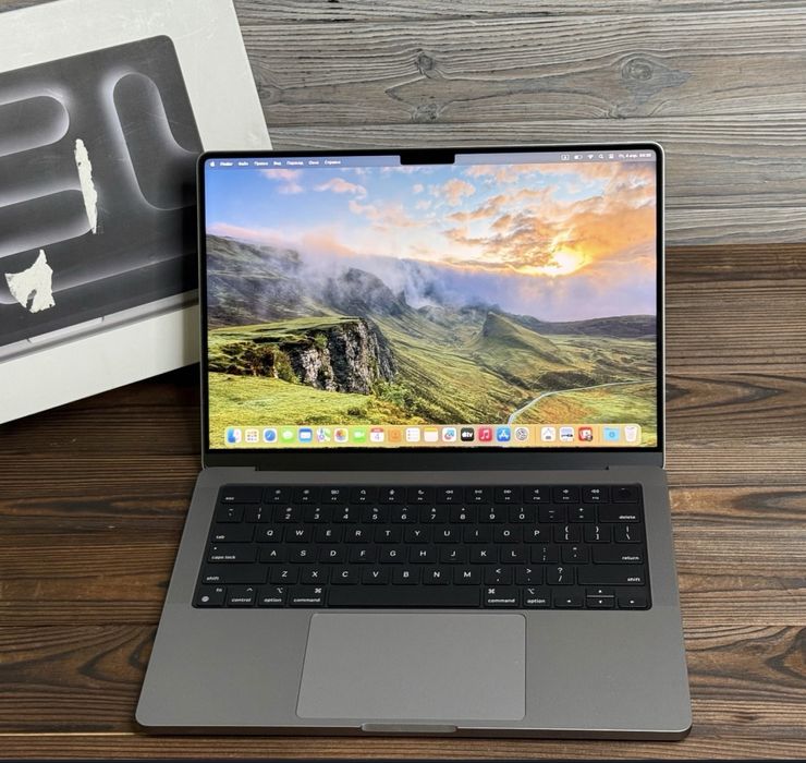 MacBook Pro 14  M 3  2023 года.