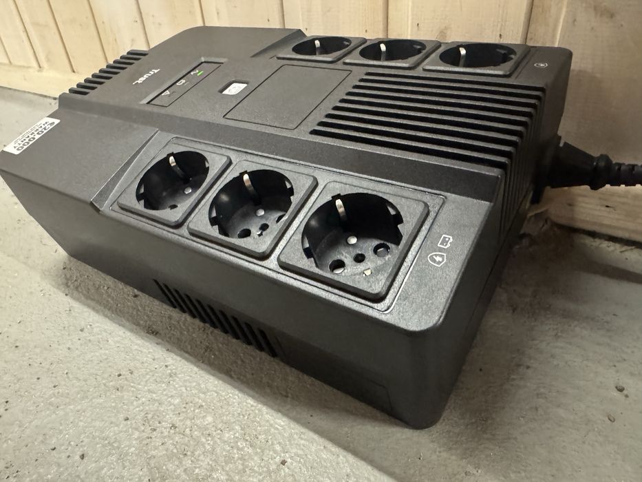 Источник бесперебойного питания Trust Maxxon 800VA UPS with 6