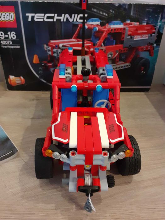 Lego technik 42075 pojazd szybkiego reagowania 2w1