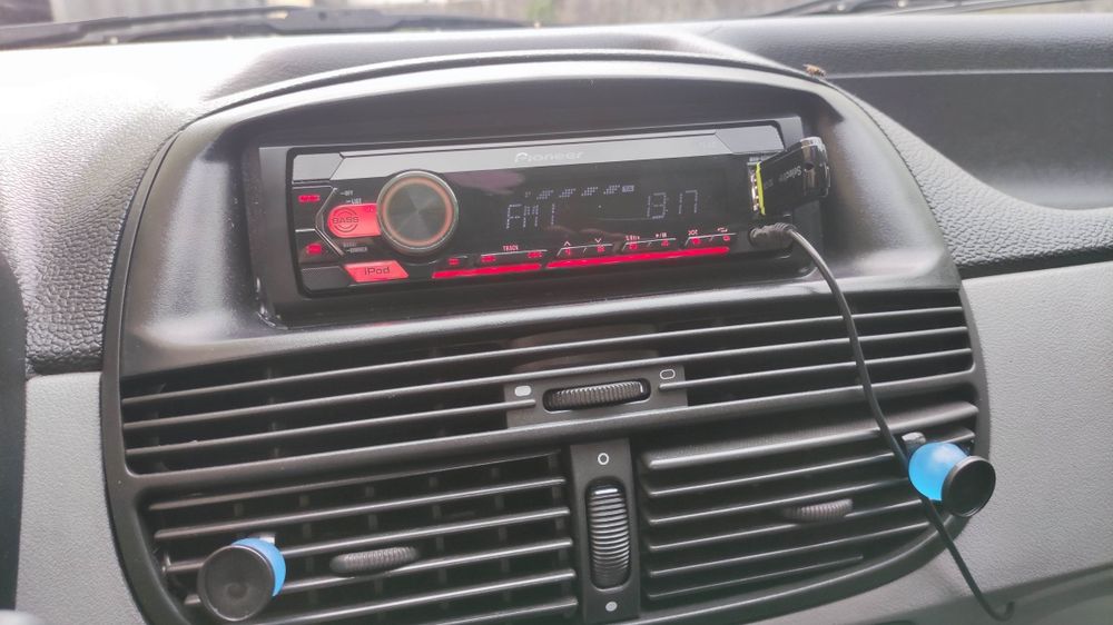 Auto radio Pioneer Mvh 120UI