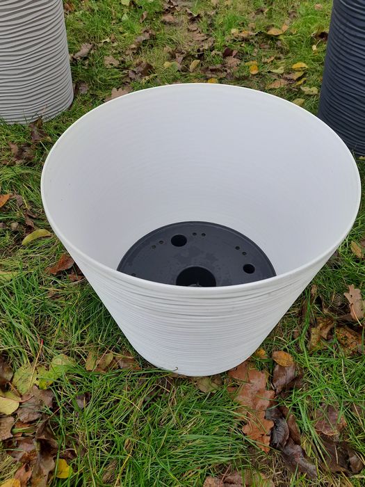 Продам квіткові вазони