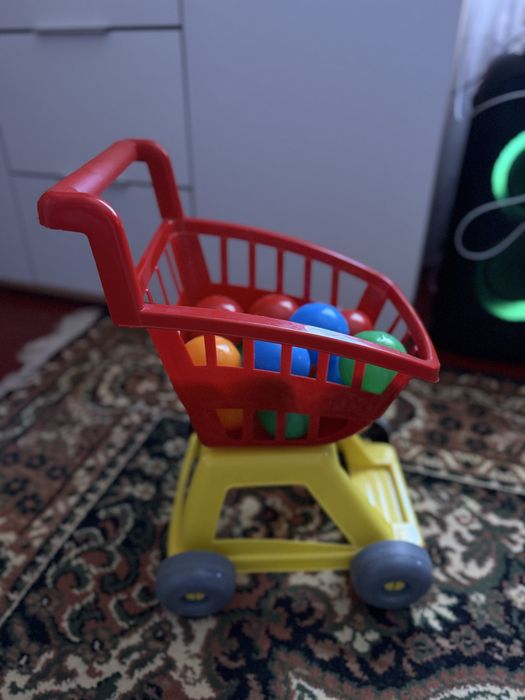 Візочок з кульками