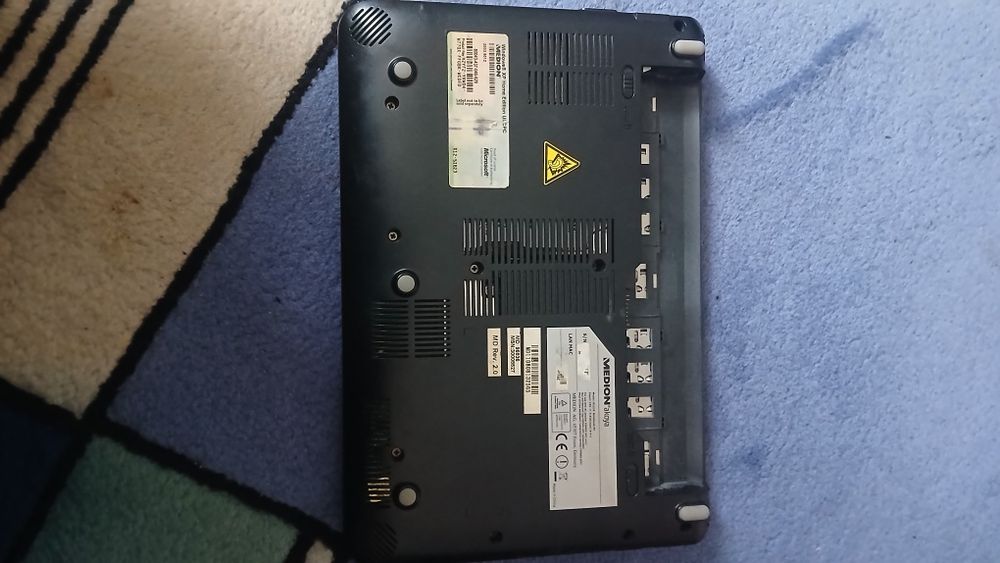 Продам ноутбук без батарейки