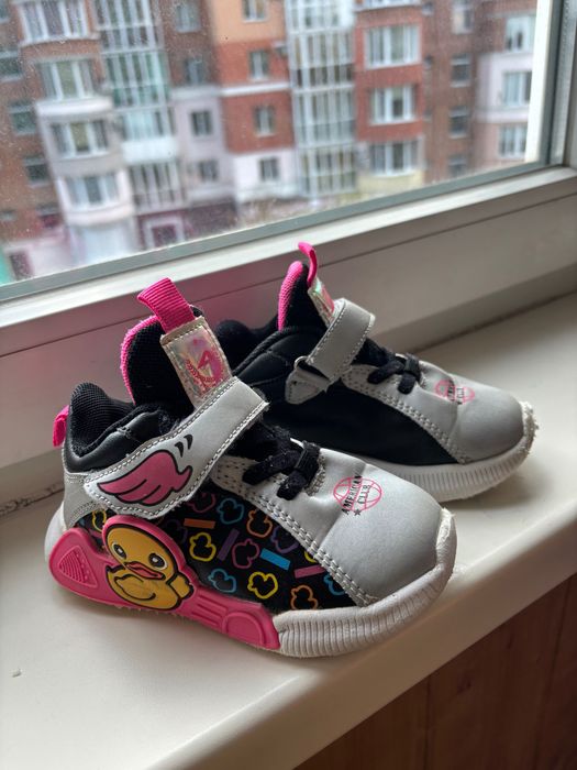 Кросівки для дівчинки