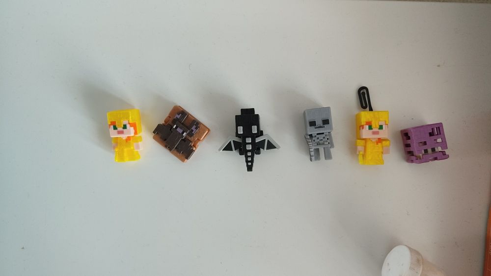 Фігурки колекції kinder joy Minecraft