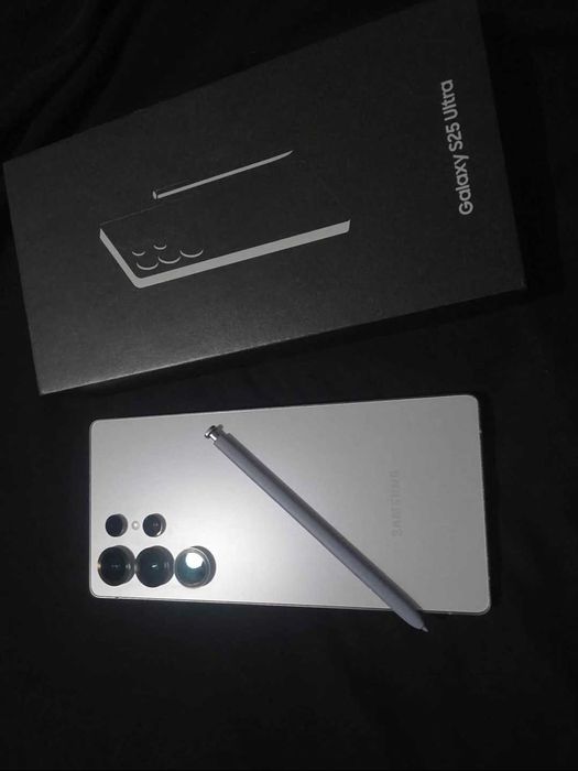 Samsung Galaxy S25 Ultra 12GB/512GB – Como Novo – Garantia +2 Anos